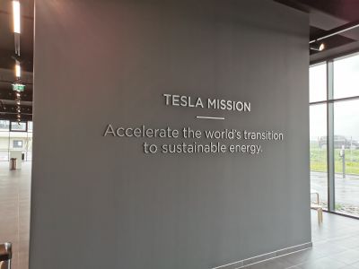 Tesla - Prall Werbetechnik